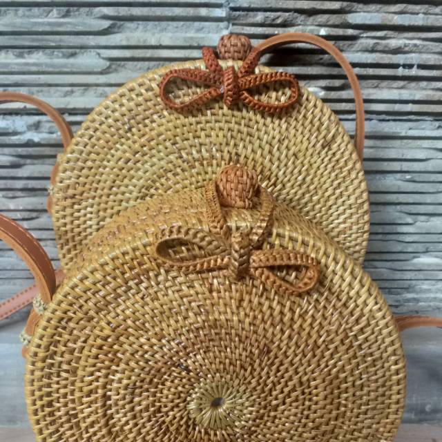 

TAS ROTAN BALI BUSUR TOMBOL #PITA 18 cm