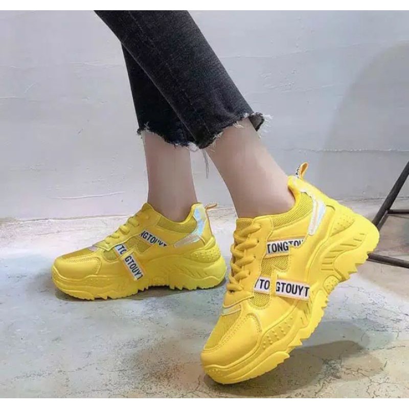 sepatu wanita sneaker terlaris masa kini ub 38