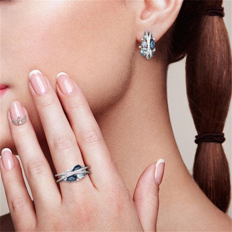 Cincin zircon Biru Laut Bentuk x Model hollow