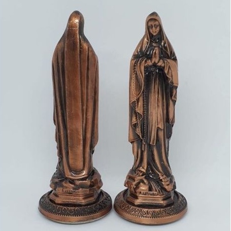 Patung Maria Lourdes logam