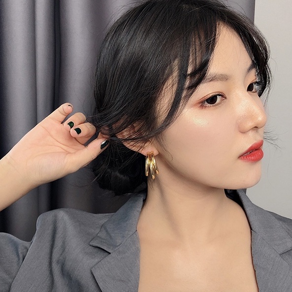 2023fashion Baru Anting Wanita Elegan Versi Korea Anting Pejantan Mutiara Wanita Anting Logam