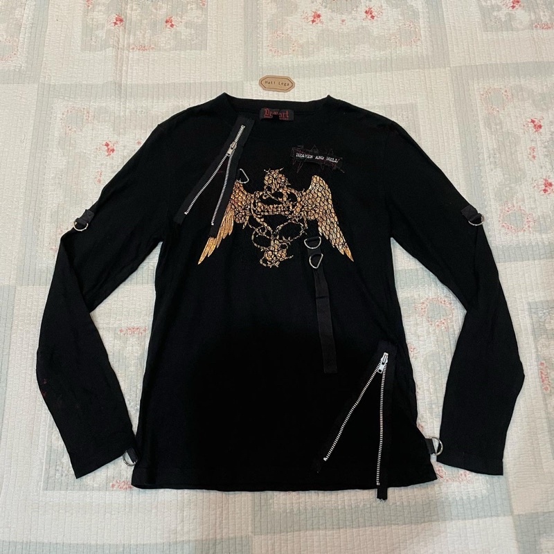 2000s Deorart Made in Devil Castle Appliqués Embroidered & zippers Longsleeves T-shirt
