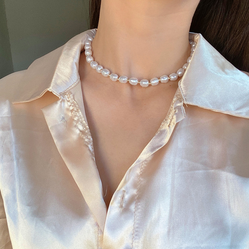 Fashion Pearl OT Buckle Necklace Irregular Clavicle Chain Necklace For Women