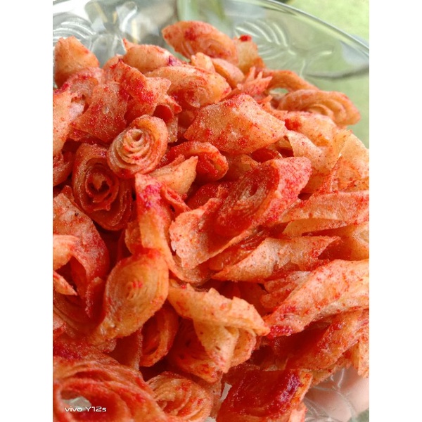 

lumring lumpia kering pedas gurih cemilan pedas box 650 ml