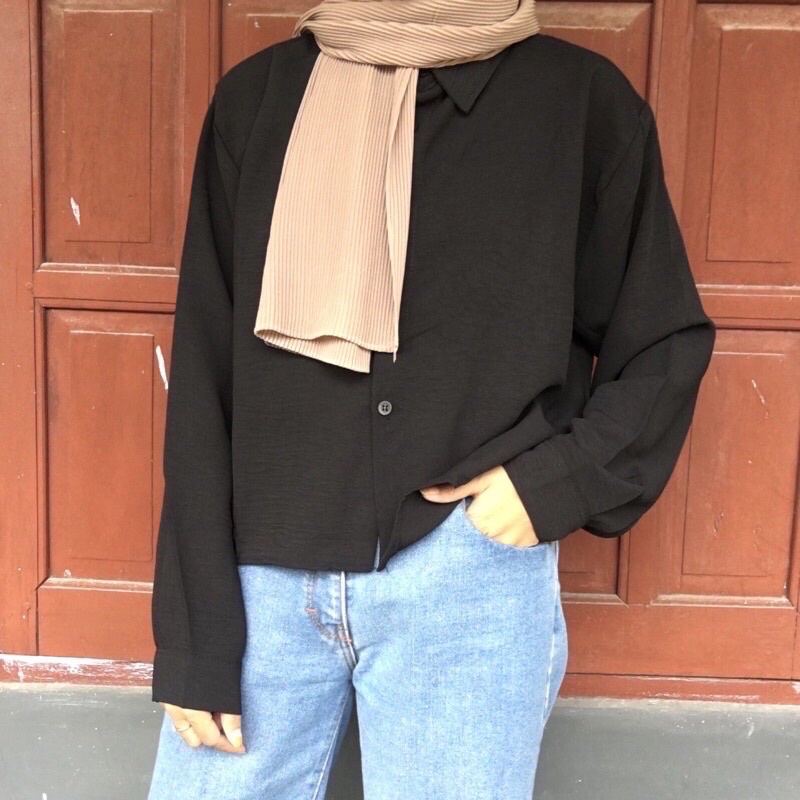 READY STOCK KEMEJA CROP TARTAN OUTER || CROP TARTAN SHIRT || OVERSIZE CROP TARTAN || KEMEJA CROP LENGAN PANJANG-POLOS HITAM ema