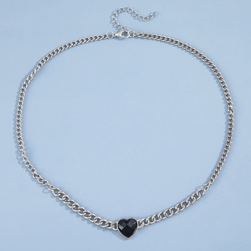 Kalung Liontin Hati Hitam Bahan Alloy Warna Silver Gaya Retro Untuk Wanita