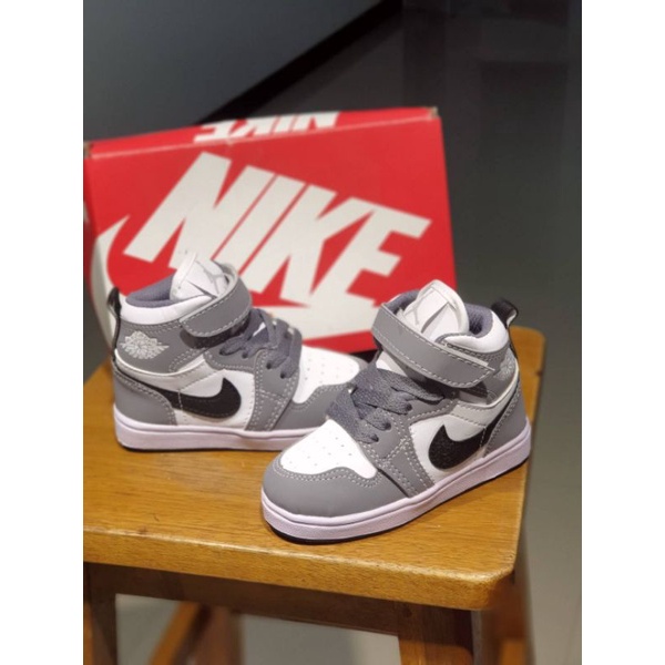 Sepatu Jordan anak / sepatu anak Nike air Jordan high grey white