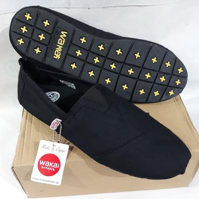 SEPATU SLIP ON PRIA WAKAI HITAM ORIGINAL