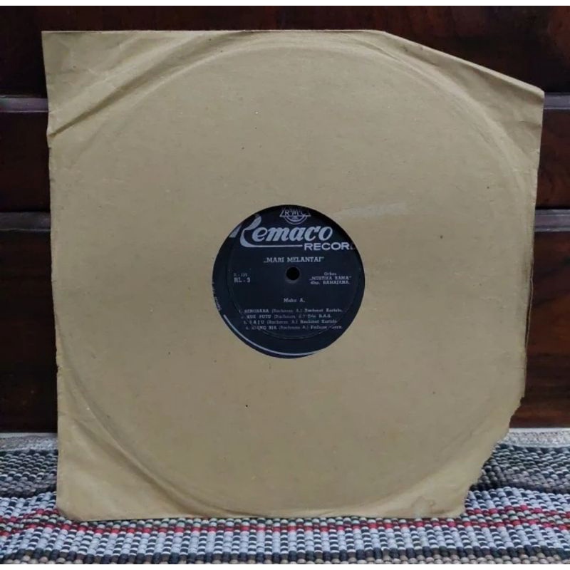 Vinyl Piringan Hitam 10&quot; Mari Melantai Orkes Mustika Rama