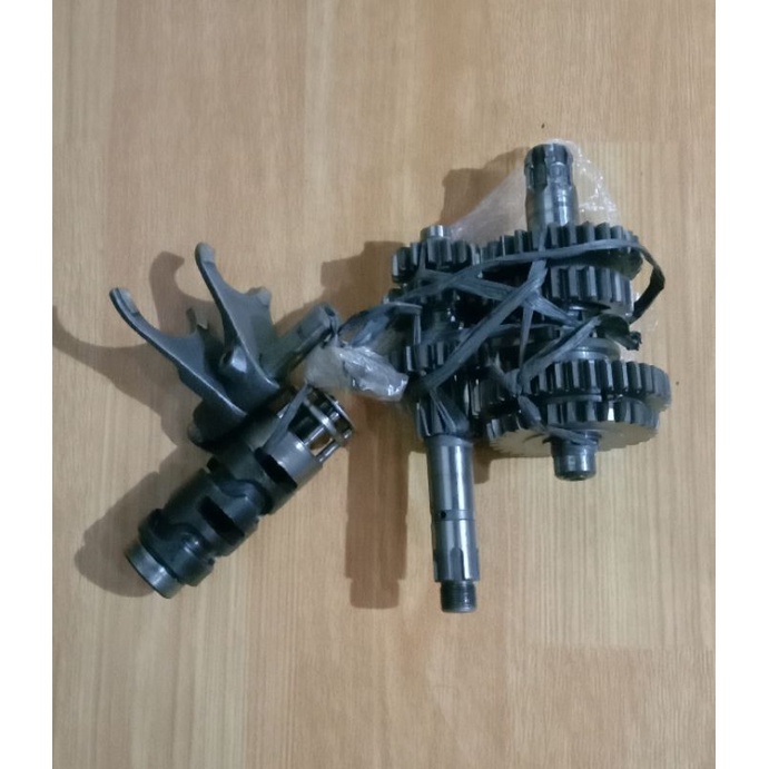 Ready Rasio sporty bekas copotan motor F1 F1Z F1ZR masih bagus