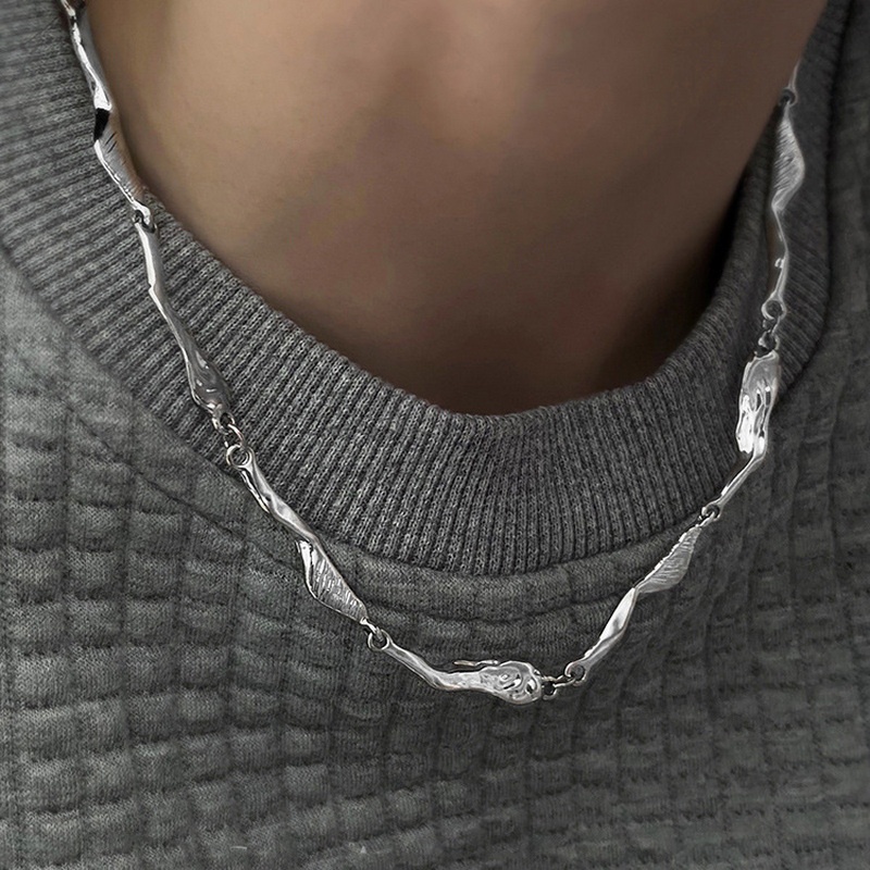 Kalung Rantai Pendek Dengan Liontin Bentuk Hati Motif Strawberry Untuk Wanita