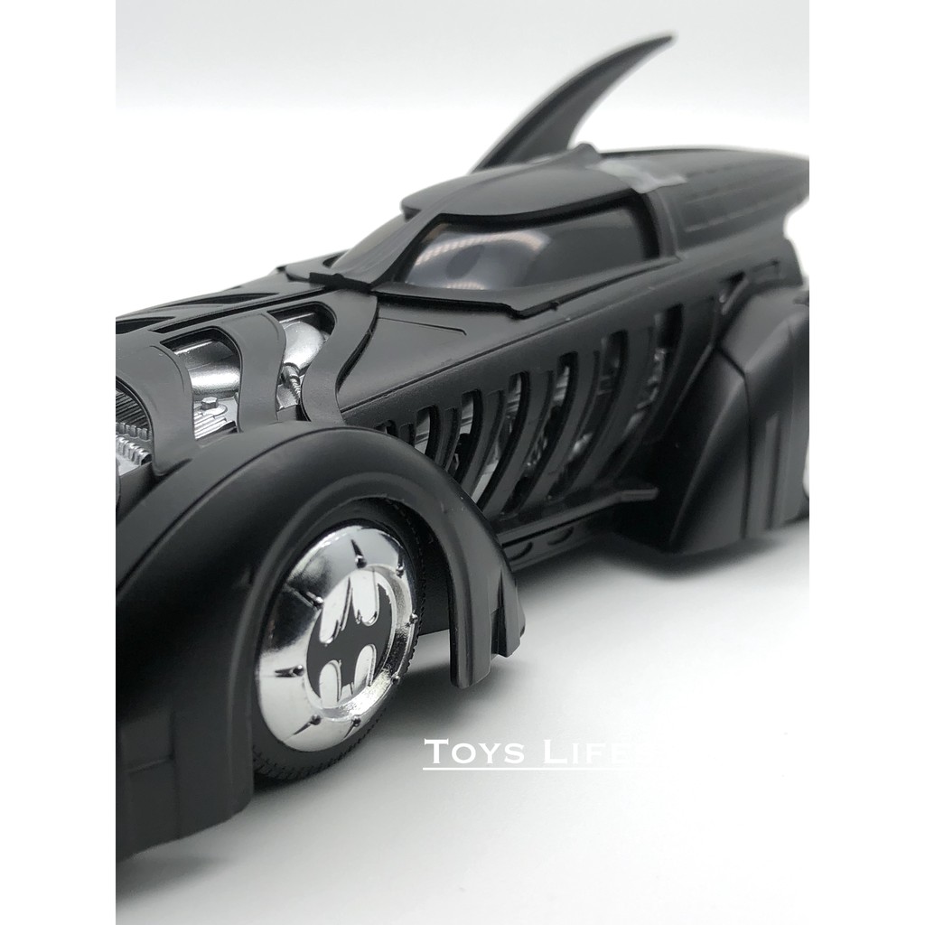 Jada Batman Forever 1966 Batmobile Figure Skala 1:24