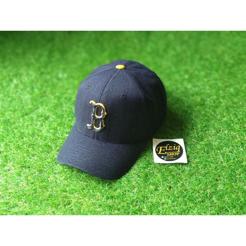 topi MLB Boston second