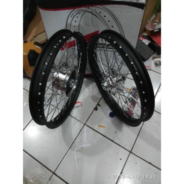VELG PAKETAN MOTOR RX KING RING 18 X185 HITAM ROSSI-VELG NOT TK TDR-VELG ROSSI LENGKAP RX KING 18