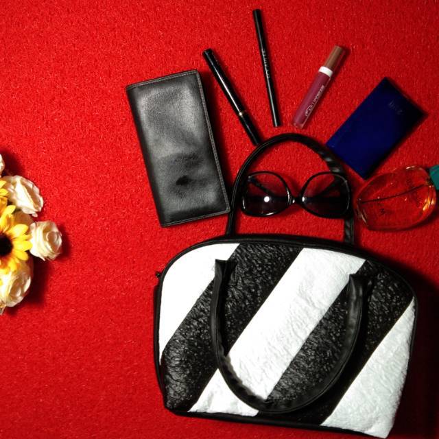 

Hand bag daur ulang dari plastik kemasan