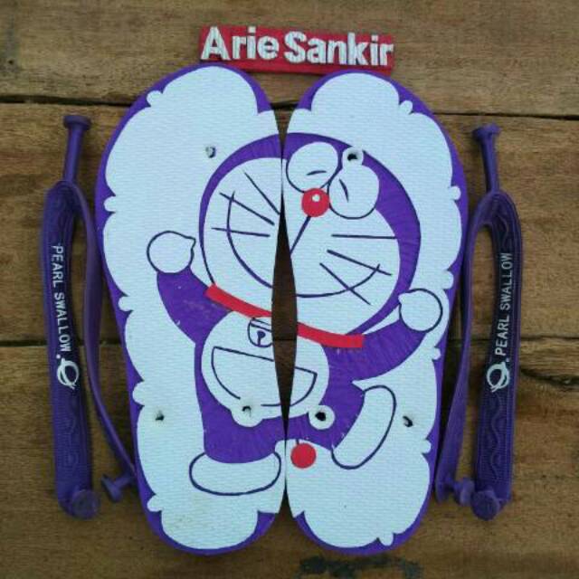 Gambar Doraemon  Di Sandal  Swallow Terkini Banget