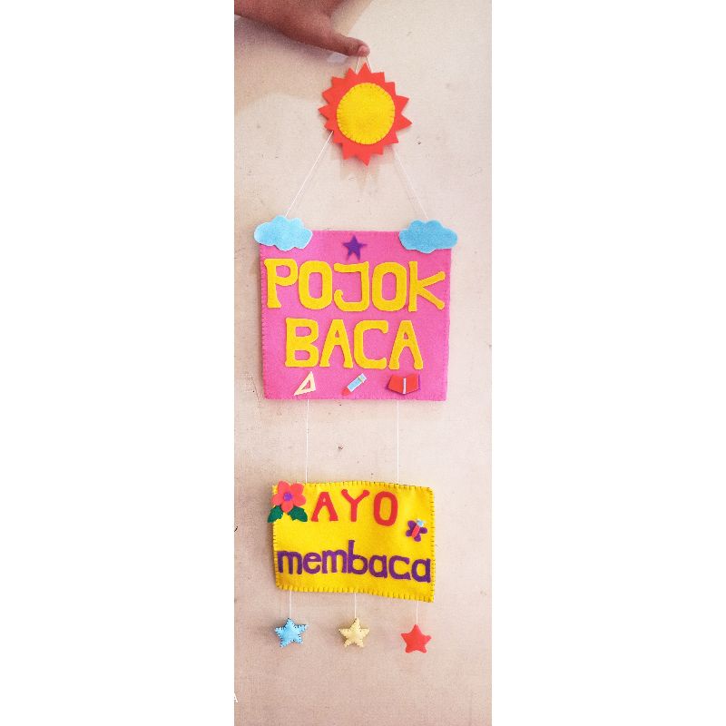 hiasan pojok baca