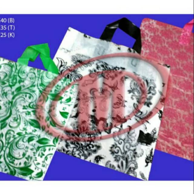 

PLASTIK TENTENGAN MODEL BATIK 30 X 31 (HARGA JUAL PER 1 PAX = 50 PC)