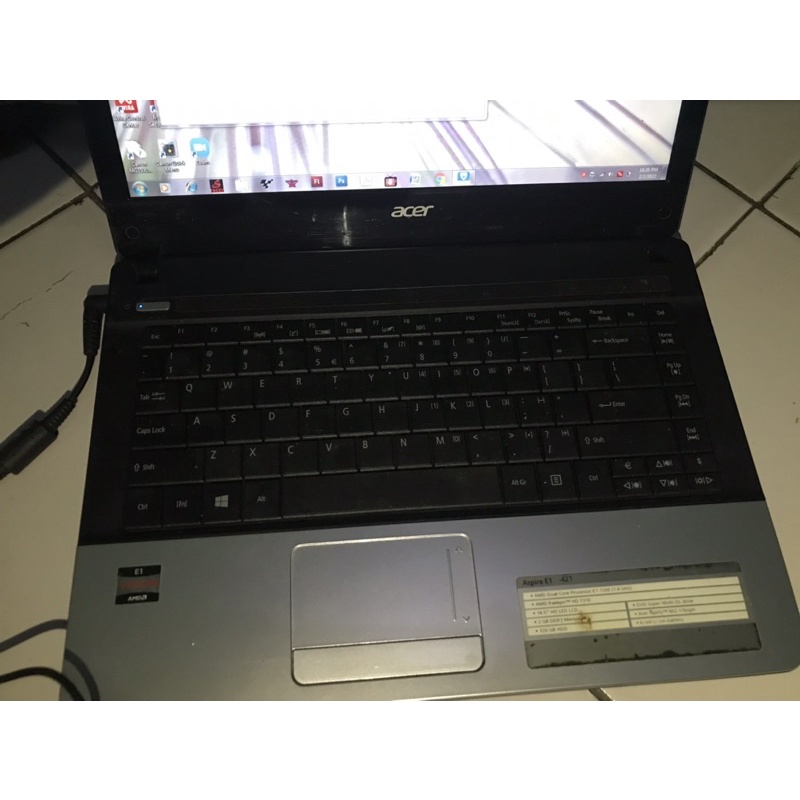 Laptop Acer Aspire E1-421