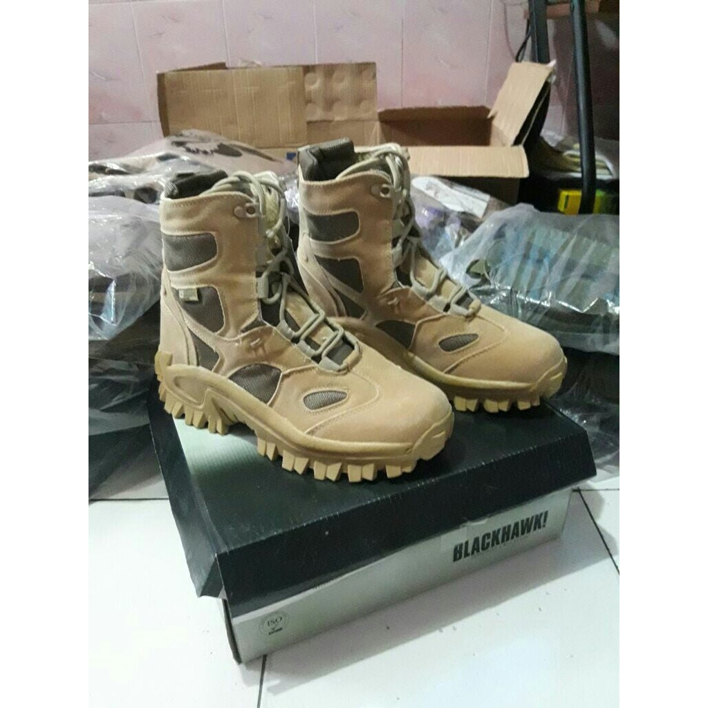 Sepatu blackhawk TAN