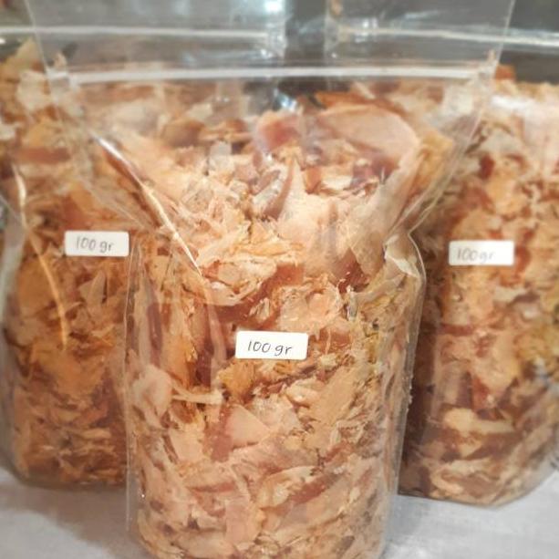 

Buruan beli KATSUOBUSHI / CAKALANG SERUT ECER 100gr FPT