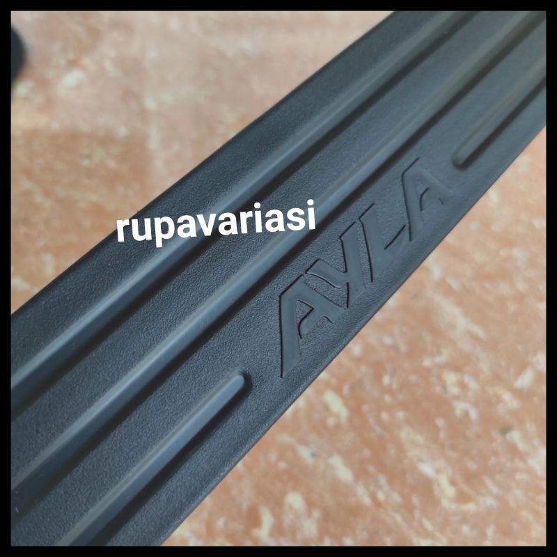 silplate sill plate INJAKAN samping PINTU MOBIL daihatsu ayla PLASTIK ABS HITAM cream crem