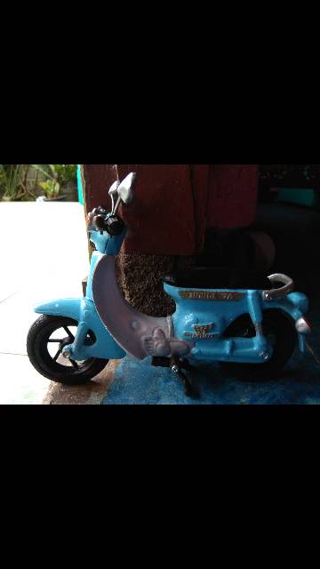 MINIATUR MOTOR PITUNG WARNA BIRU PUTIH HARGA MURAH