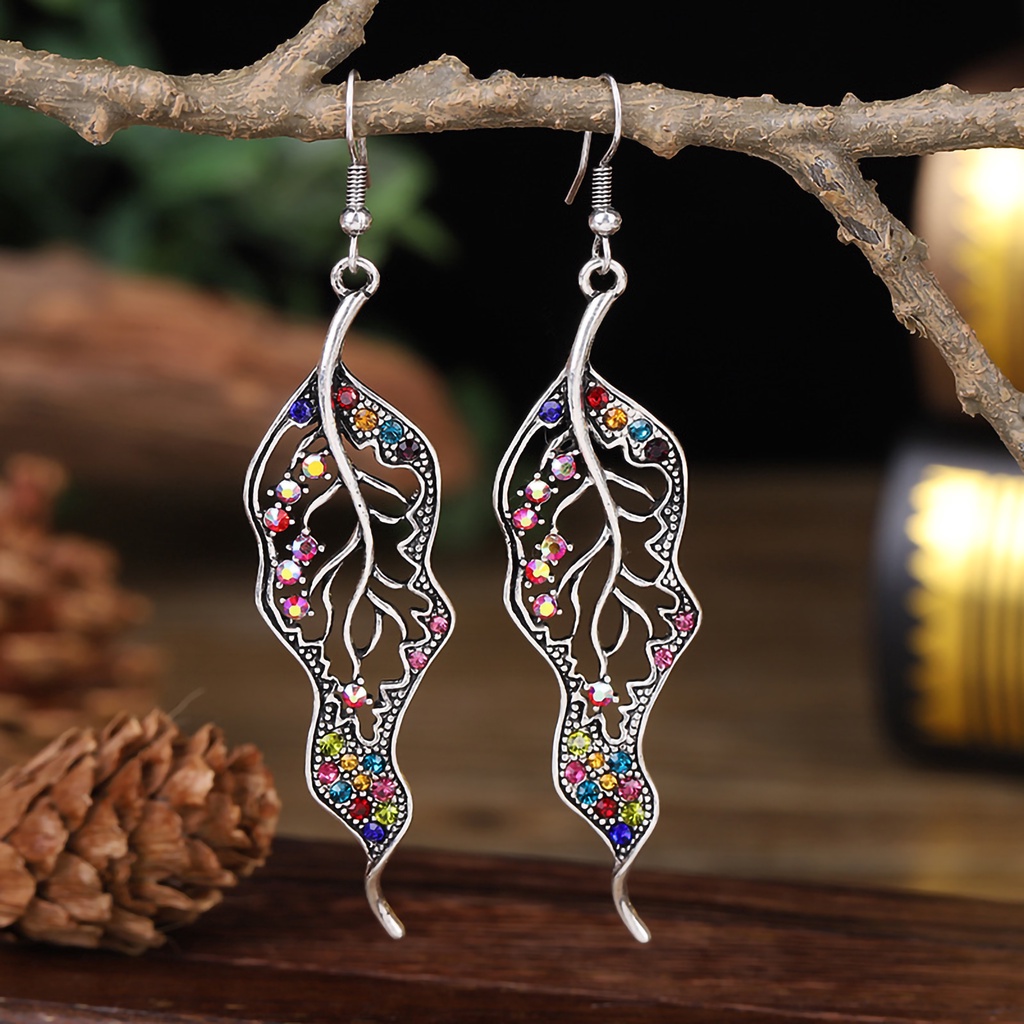 Hu Hu Hu Hu Hu Alat Bantu Pasang Kacamata♡ 1 Pasang Anting Bentuk Daun Aksen Berlian Imitasi Untuk Wanita