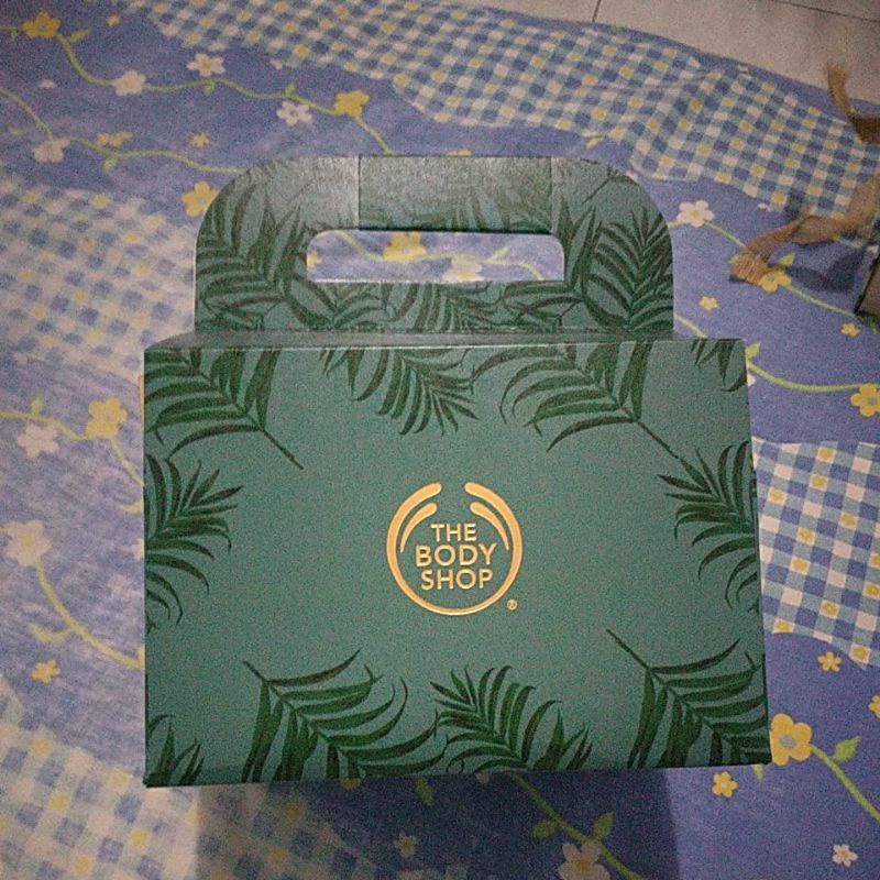 

Box hampers jinjing the body shop