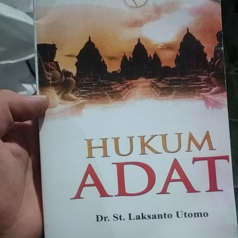 

hukum adat laksanto utomo