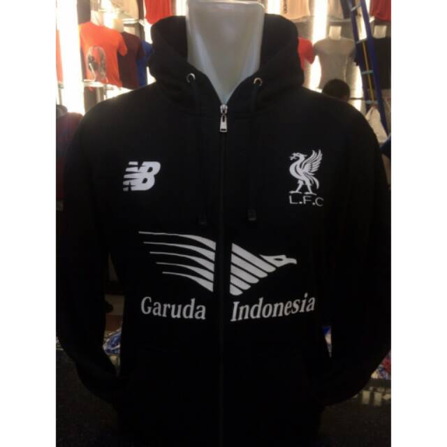 Jaket hoodie Liverpool training warna hitam new balance musim 2015-2016