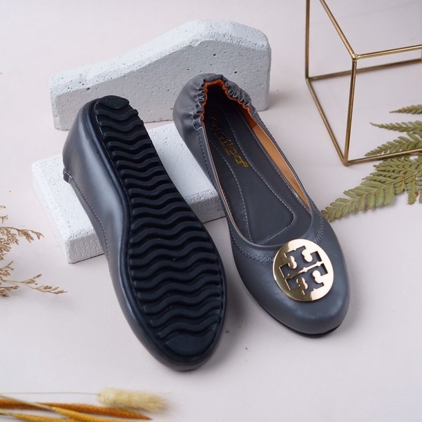 Sepatu Wanita Terbaru/Sepatu Kekinian/Flat Shoes&amp;Balerina/Slip On/Gratica original/ KORA KORA