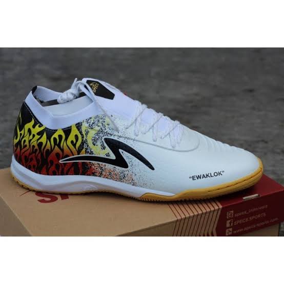 SEPATU FUTSAL SPECS ACC LIGHTSPEED II IN KLOK SE WHITE GOLD