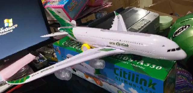 sofi.id MAINAN PESAWAT/MUSIK/LAMPU BATERAI BOX CITILINK