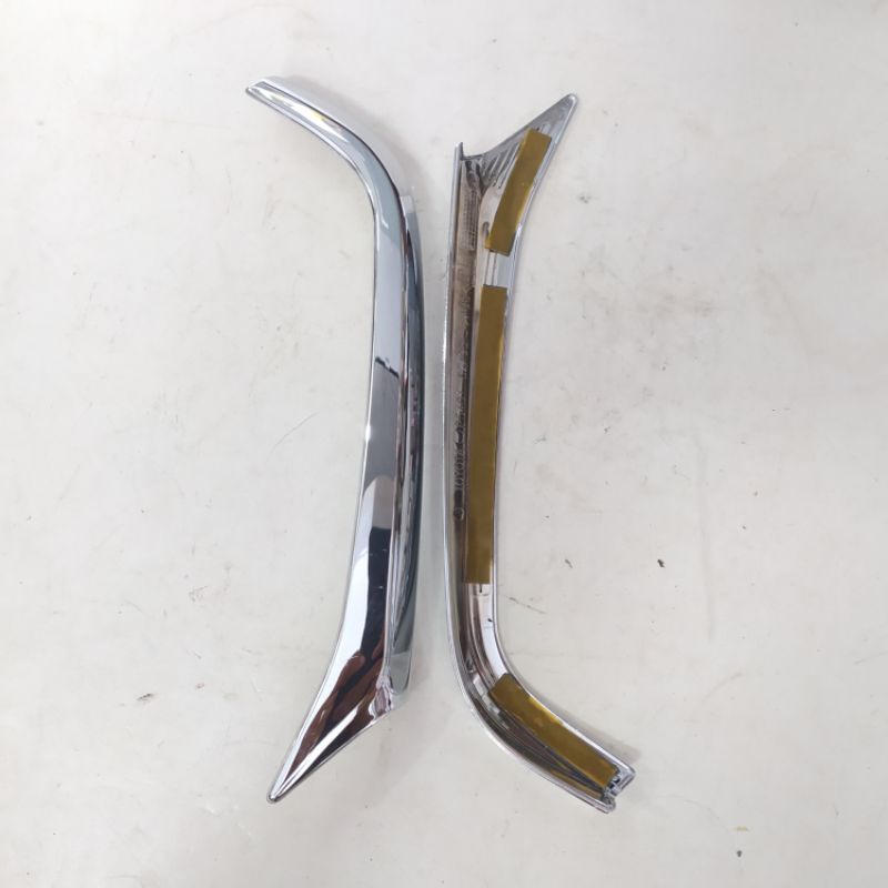 Garnis Bumper Avanza 2019 Asli
