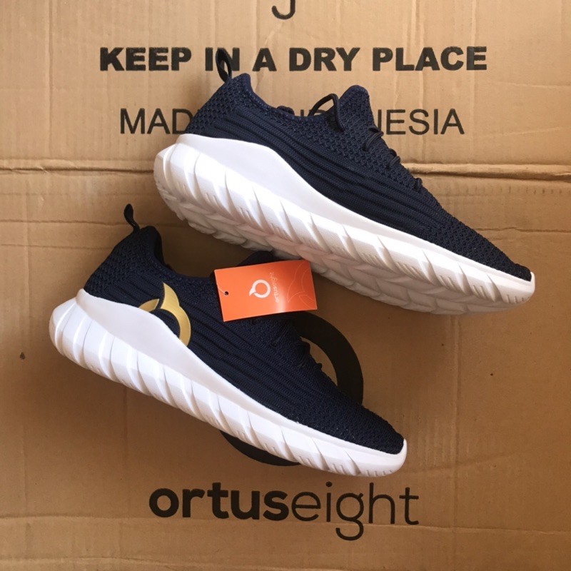 ortuseight frontier all black