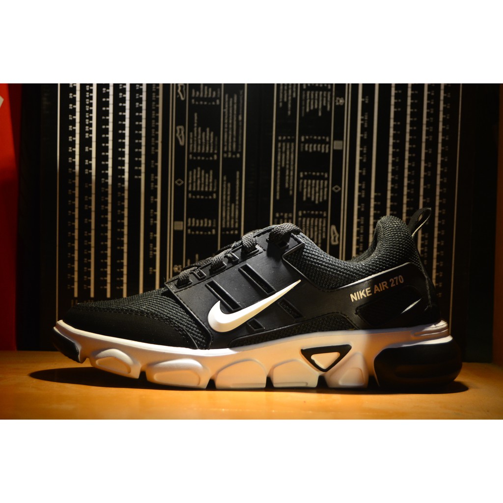 Sepatu Nike Pria / Sneakers Nike Hitam