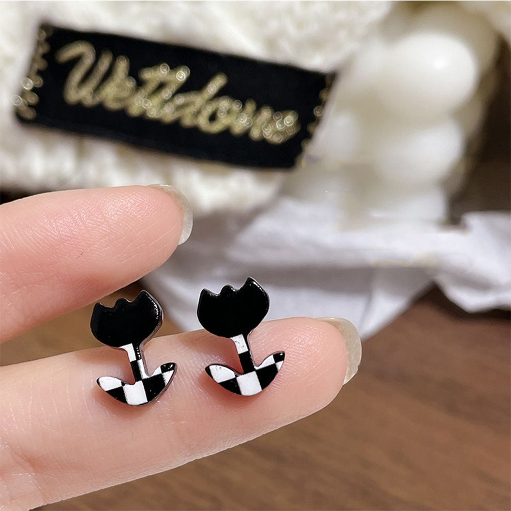 Anting Stud Desain Papan Catur Tulip Bahan Resin Gaya Retro Korea Untuk Wanita