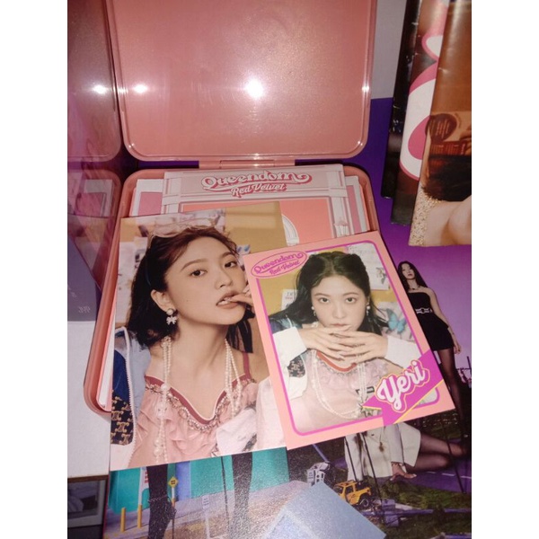 postcard + special card Yeri queendom girls ver (booked sher)