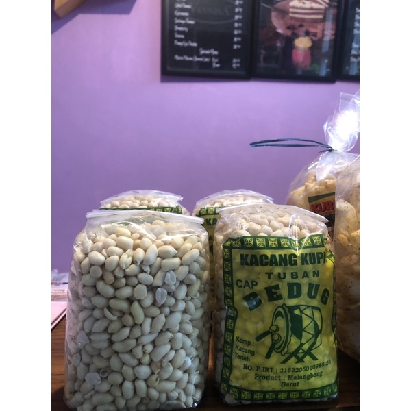 

kacang kupas Tuban asli hampir 350gr