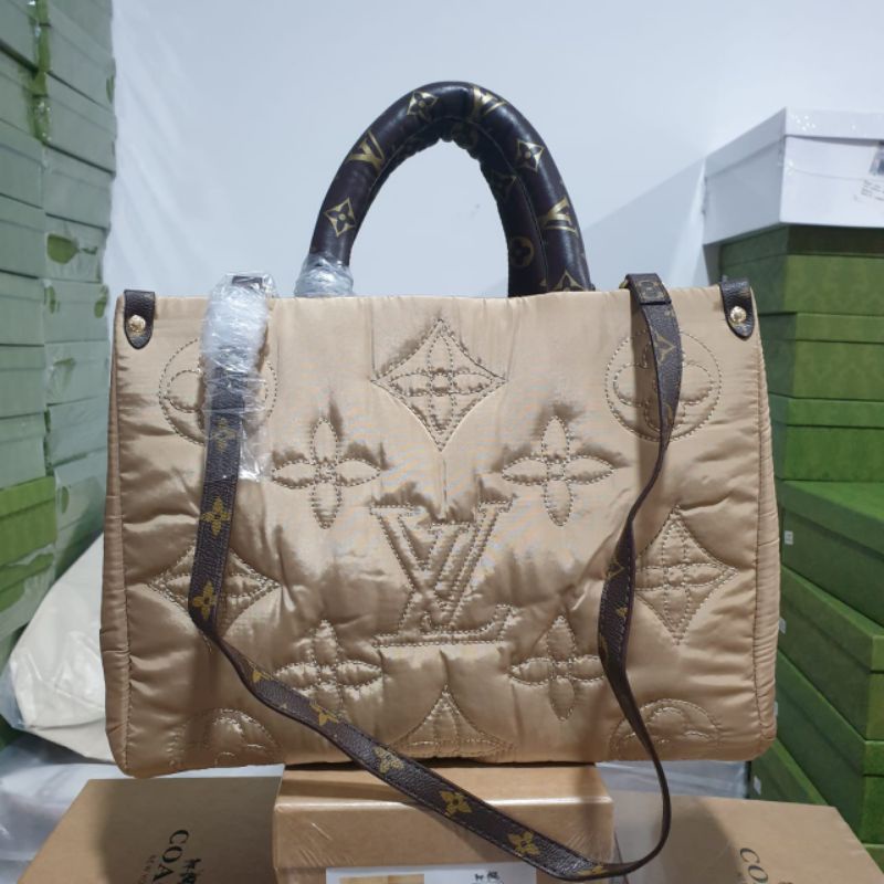 LV ONTHEGO PILLOW BOLAK BALIK PAKAI