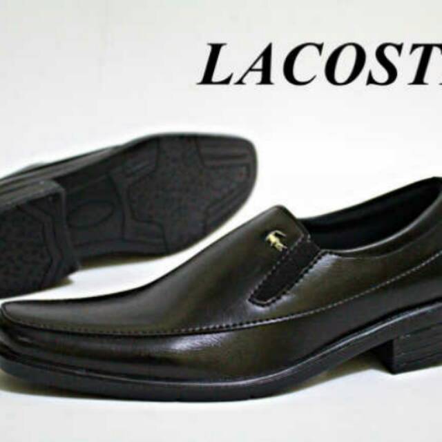 Sepatu pantofel Lacoste kulit