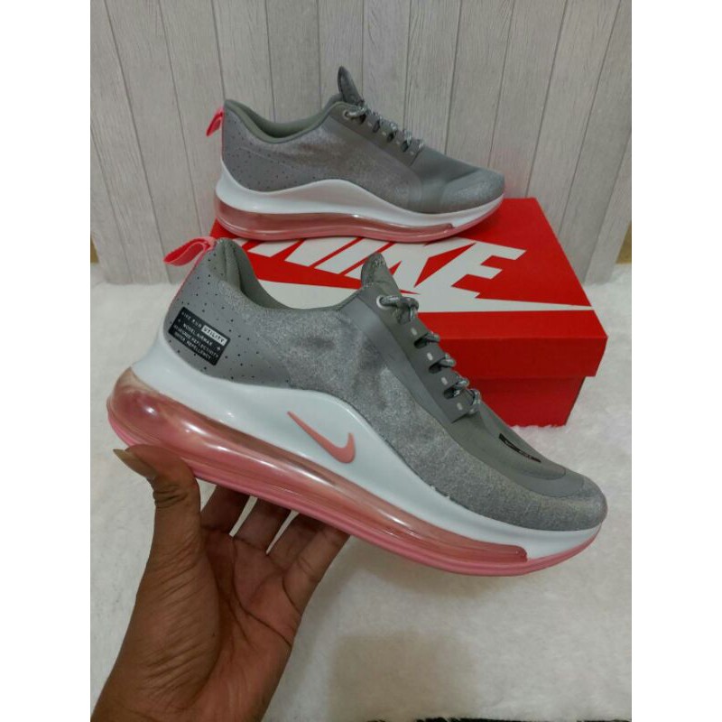 NIKE AIR MAX 720 UTILITY