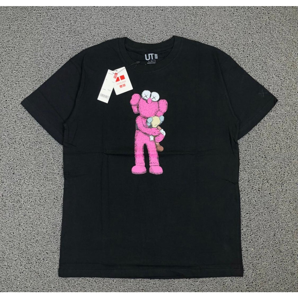 T SHIRT KAOS KAWS X UNIQLO CLEAN SLATE PUTIH PREMIUM AUTHENTIC TERLARIS