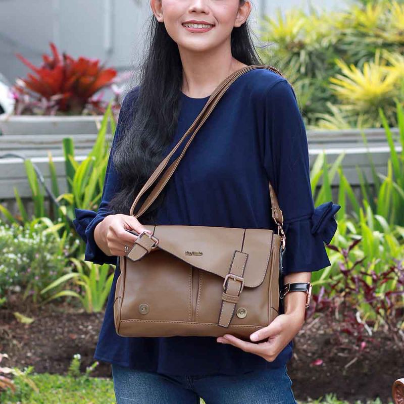 Tas salempang slingbag wanita selempang casual formal garansi original bahan premium asli bandung