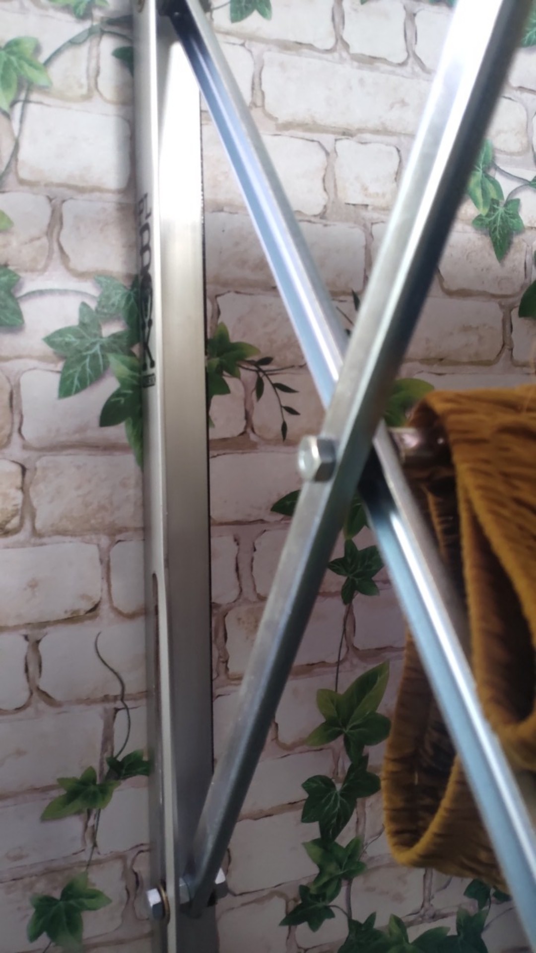 Jemuran Dinding Stainless 150 Cm