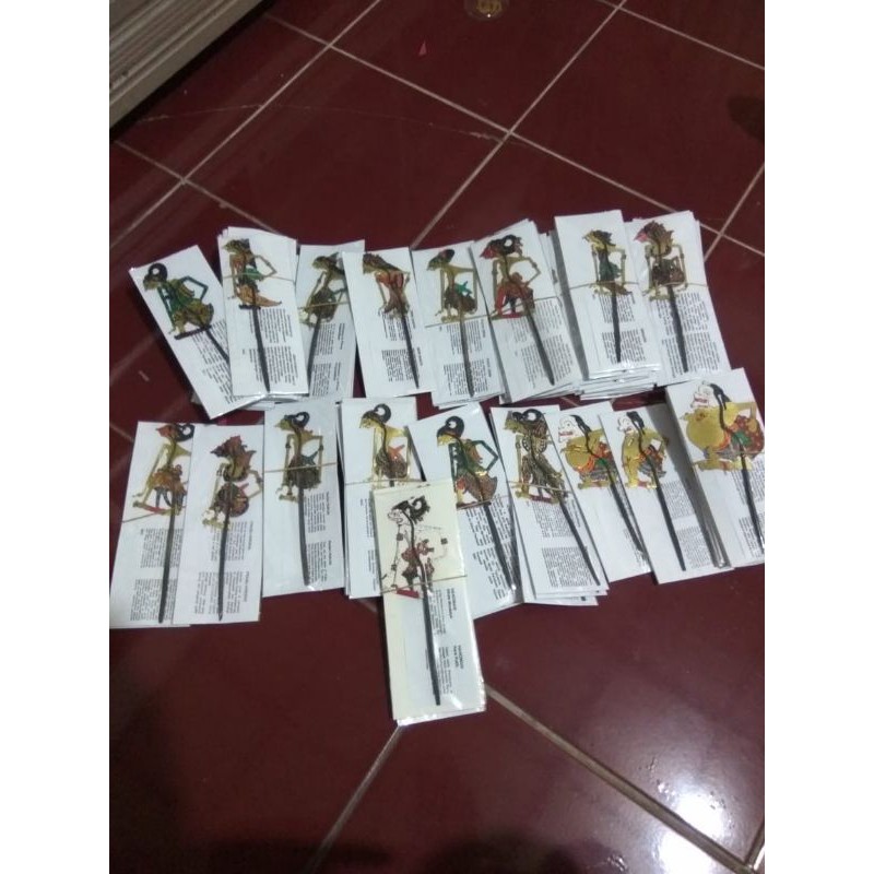 

souvenir pembatas buku