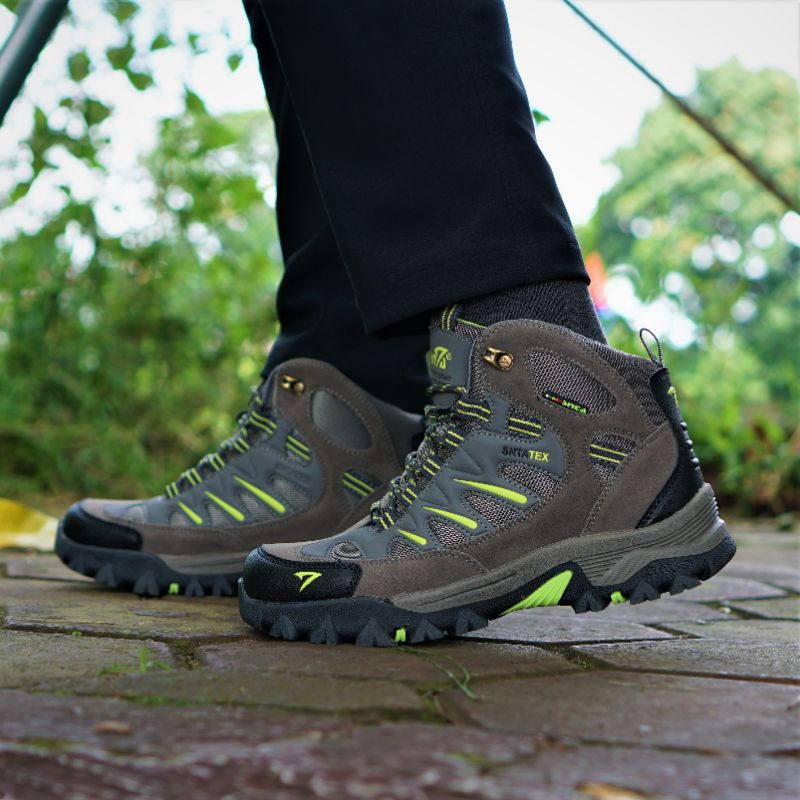 RB Sepatu SNTA TEX 493