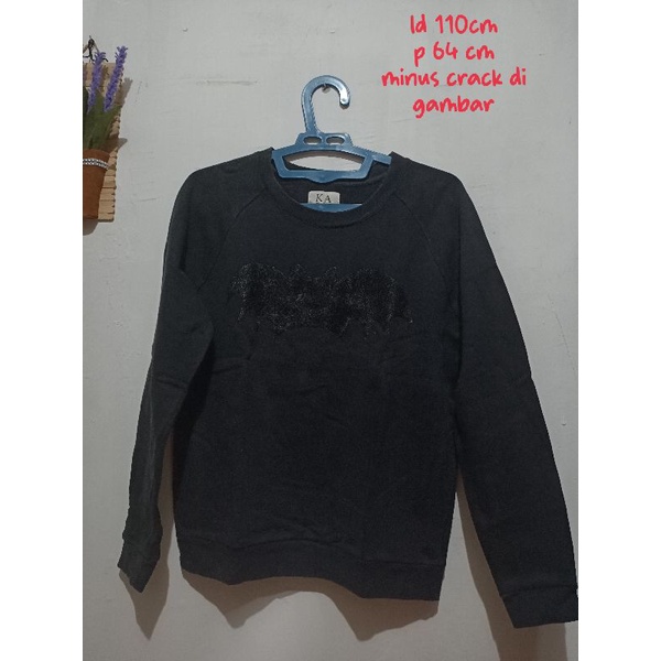 preloved crewneck warna hitam