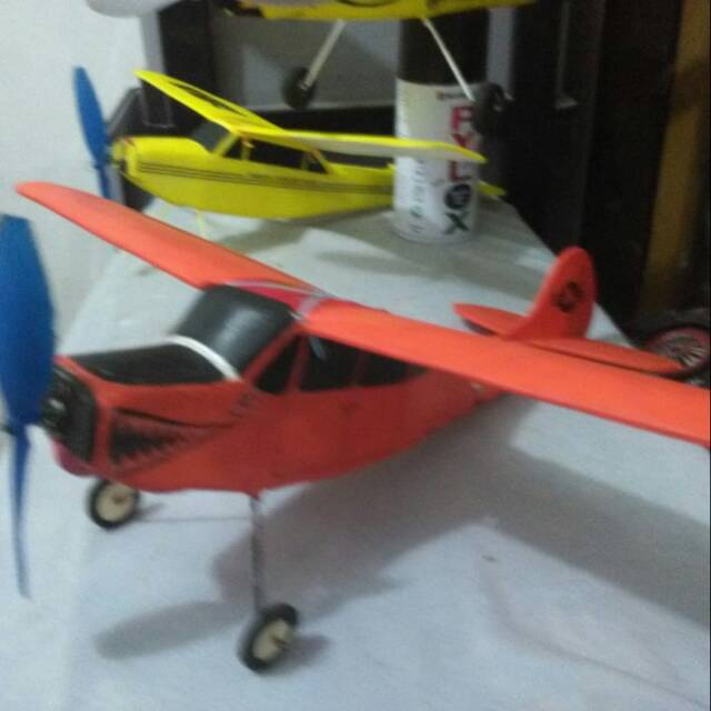 Pesawat tenaga karet foam scale